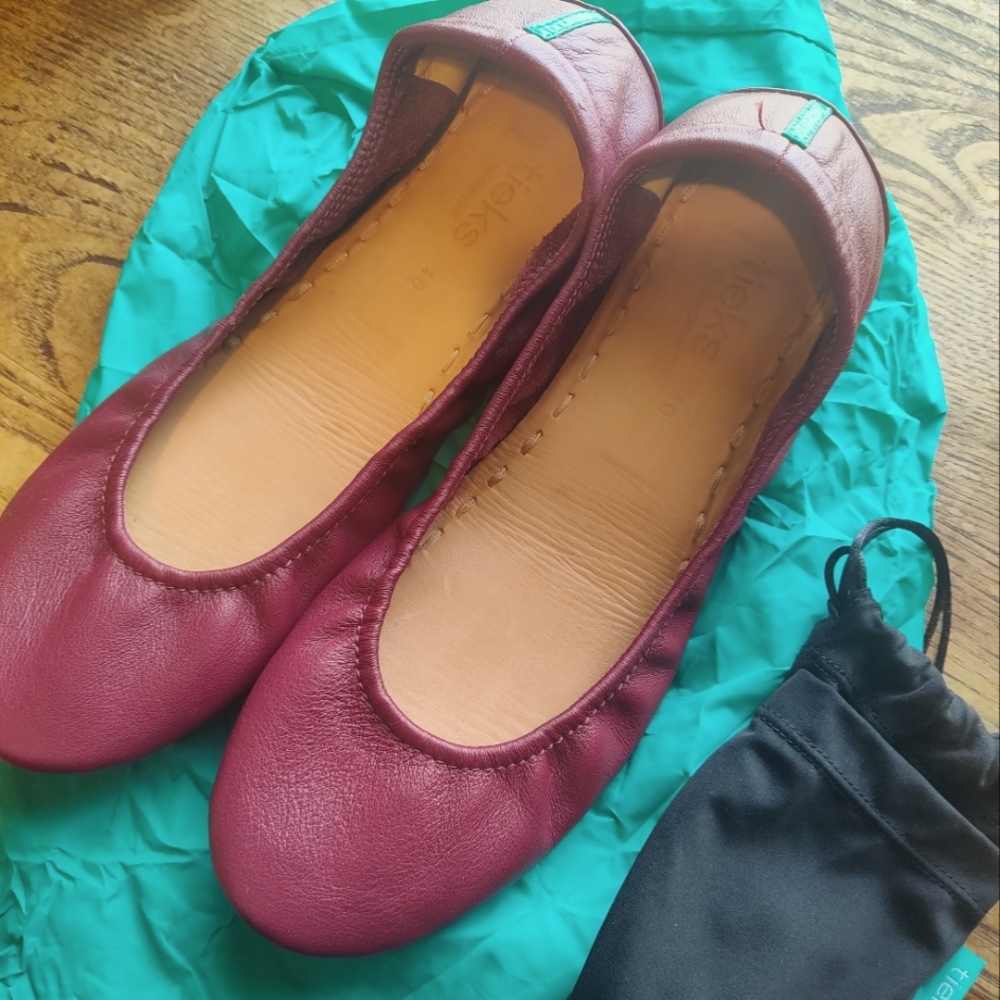 Burgundy Tieks Size 10